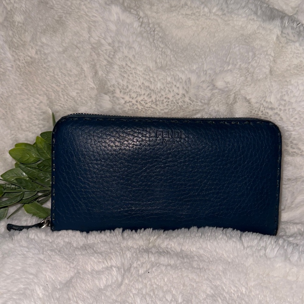 FENDI 💙🤎 Blue leather brown suede interior Zippy quality Authentic wallet Nice